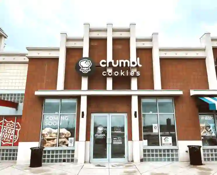 crumbl cookies franchise cost